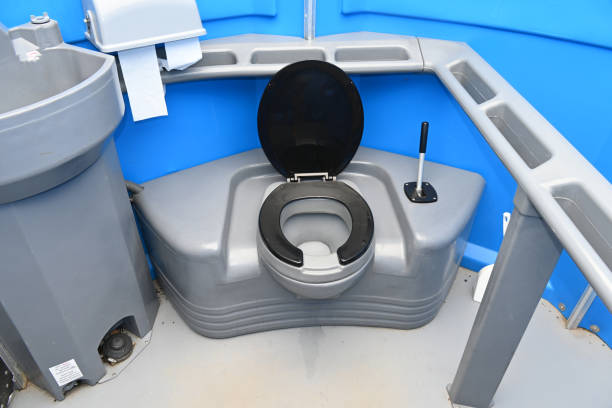 Best Porta potty rental near me  in Carteret, NJ