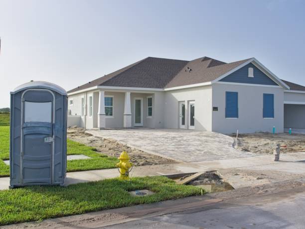 Best Portable restroom trailer rental  in Carteret, NJ
